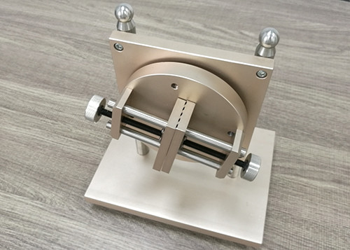 IEC60884 Fig13 Lateral Strain Resistance Checking Device 0