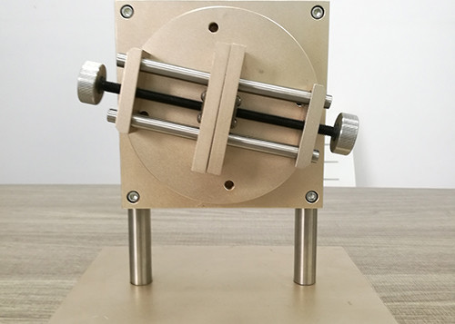 IEC60884 Fig13 Lateral Strain Resistance Checking Device 2